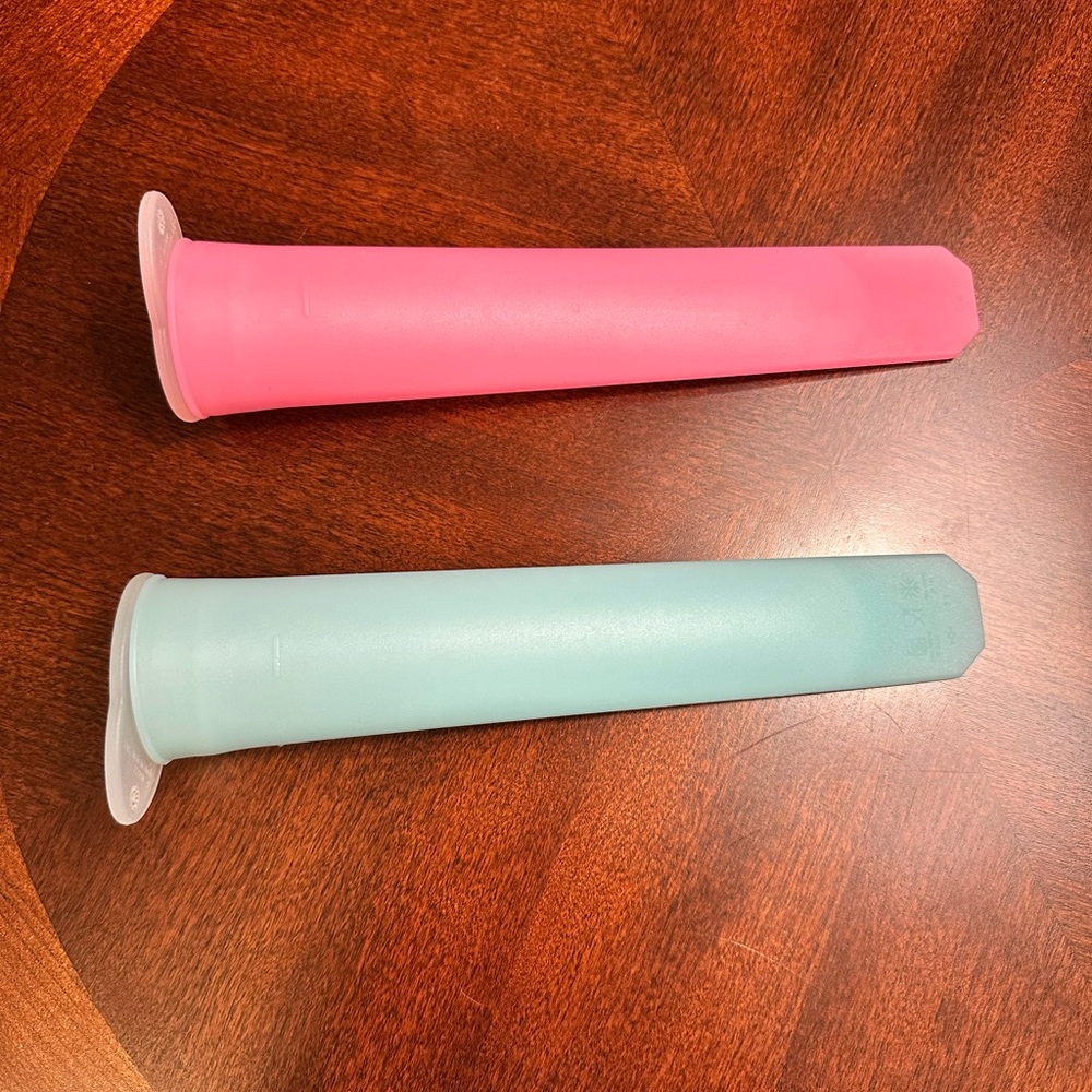Pink and blue silicone popsicle mold set!